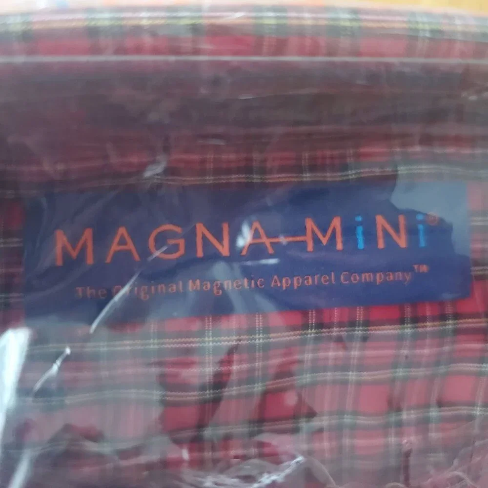 MagnaReady dress shirt boys sz medium Red plaid magnetic button down Long sleeve